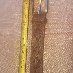 Small genuine leather belt with square silver buckel